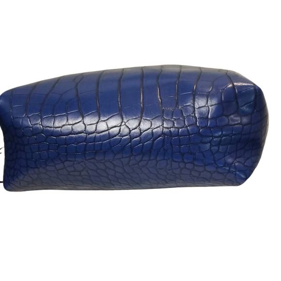 BCBGeneration Olivia Rectangle Pouch NWT - Picture 4 of 7